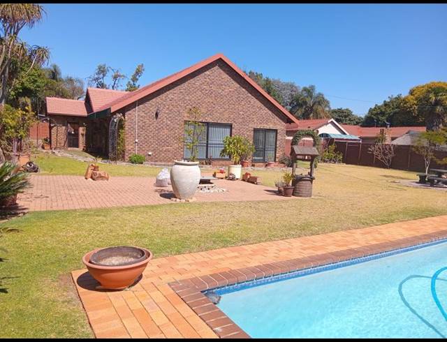 3 BEDROOM HOUSE FOR SALE IN ROOIHUISKRAAL